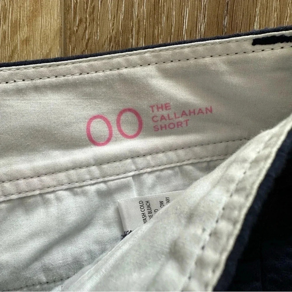 Lilly Pulitzer The Calahan Navy Textured Gold Button 100% Cotton Short Sz OO GUC - Picture 7 of 9